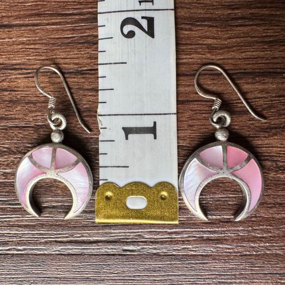 Vintage Pink Mother of Pearl 925 Sterling Silver Earrings Native American Mexico - Picture 6 of 6